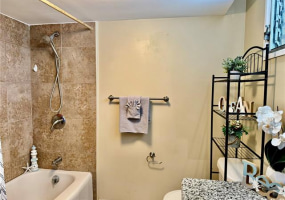 2355 Ala Wai Boulevard,Honolulu,Hawaii,96815,1 Bedroom Bedrooms,1 BathroomBathrooms,Condo/Townhouse,Ala Wai,6,18138910