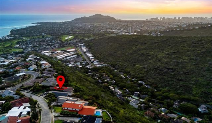 1708 Kumakani Loop,Honolulu,Hawaii,96821,3 ベッドルーム ベッドルーム,2 バスルームバスルーム,一戸建て,Kumakani,19303530