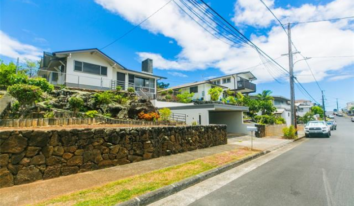 1647 Ala Amoamo Street,Honolulu,Hawaii,96819,6 Bedrooms Bedrooms,3 BathroomsBathrooms,Single family,Ala Amoamo,18142250