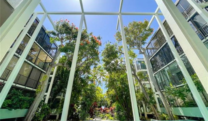 4999 Kahala Avenue,Honolulu,Hawaii,96816,2 ベッドルーム ベッドルーム,2 バスルームバスルーム,コンド / タウンハウス,Kahala,1,18142417
