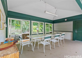 1623 Kalaniuka Way,Honolulu,Hawaii,96821,4 Bedrooms Bedrooms,2 BathroomsBathrooms,Single family,Kalaniuka,18683607