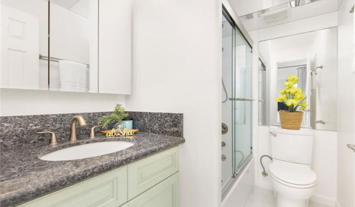 2421 Tusitala Street,Honolulu,Hawaii,96815,1 Bedroom Bedrooms,1 BathroomBathrooms,Condo/Townhouse,Tusitala,6,19309021
