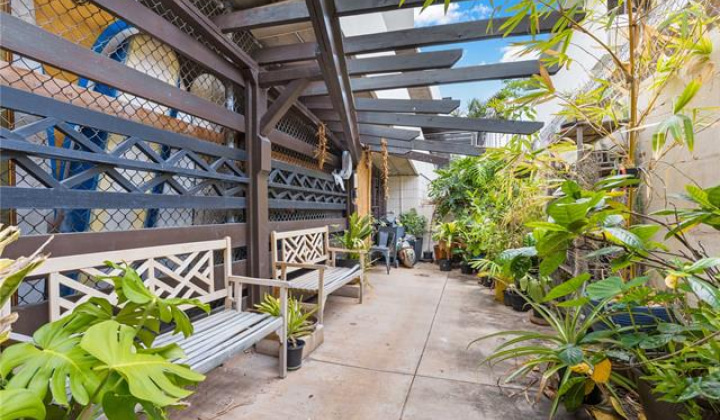 2421 Tusitala Street,Honolulu,Hawaii,96815,1 Bedroom Bedrooms,1 BathroomBathrooms,Condo/Townhouse,Tusitala,6,19309021