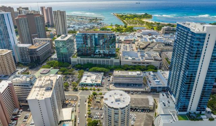 750 Amana Street,Honolulu,Hawaii,96814,2 ベッドルーム ベッドルーム,1 バスルームバスルーム,コンド / タウンハウス,Amana,21,19320772
