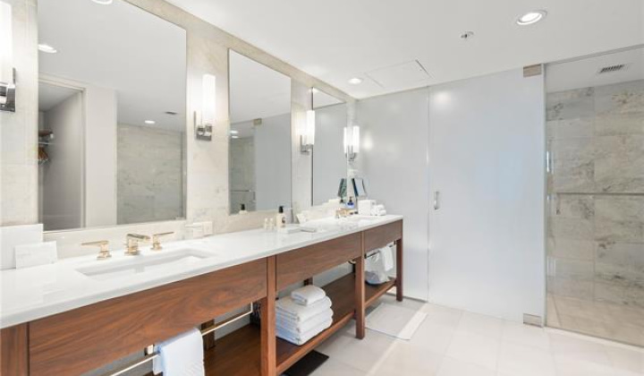 383 Kalaimoku Street,Honolulu,Hawaii,96815,1 Bedroom Bedrooms,1 BathroomBathrooms,Condo/Townhouse,Kalaimoku,23,18146859