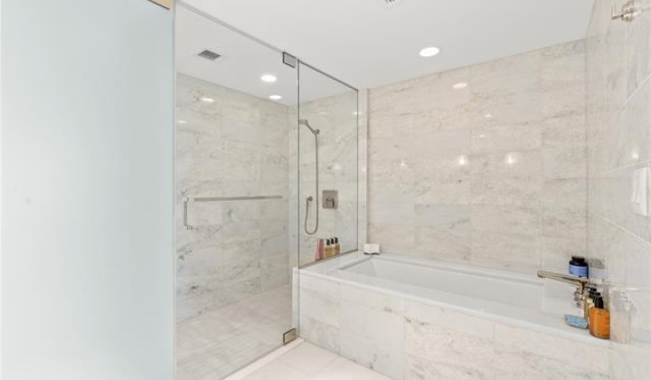 383 Kalaimoku Street,Honolulu,Hawaii,96815,1 Bedroom Bedrooms,1 BathroomBathrooms,Condo/Townhouse,Kalaimoku,23,18146859