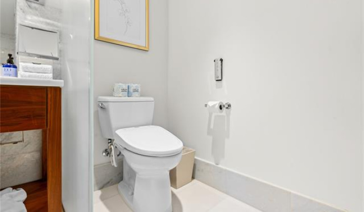 383 Kalaimoku Street,Honolulu,Hawaii,96815,1 Bedroom Bedrooms,1 BathroomBathrooms,Condo/Townhouse,Kalaimoku,23,18146859