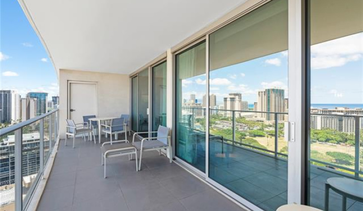383 Kalaimoku Street,Honolulu,Hawaii,96815,1 Bedroom Bedrooms,1 BathroomBathrooms,Condo/Townhouse,Kalaimoku,23,18146859
