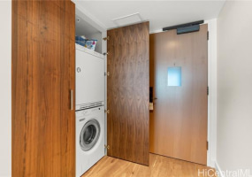 383 Kalaimoku Street,Honolulu,Hawaii,96815,1 Bedroom Bedrooms,1 BathroomBathrooms,Condo/Townhouse,Kalaimoku,23,18146859