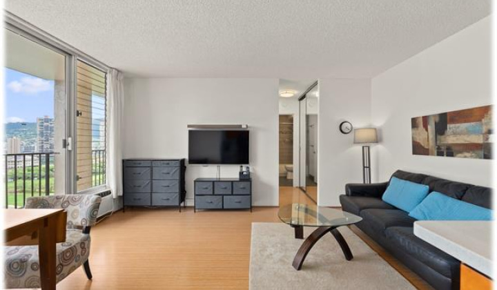 2345 Ala Wai Boulevard,Honolulu,Hawaii,96815,1 Bedroom Bedrooms,1 BathroomBathrooms,Condo/Townhouse,Ala Wai,18,18147318