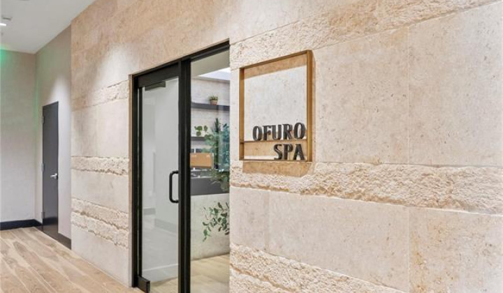 1388 Kapiolani Boulevard,Honolulu,Hawaii,96814,2 Bedrooms Bedrooms,2 BathroomsBathrooms,Condo/Townhouse,Kapiolani,34,19015098