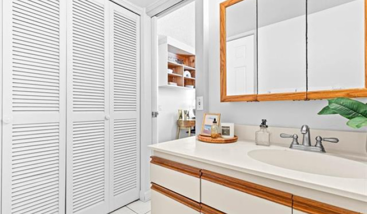 750 Kaheka Street,Honolulu,Hawaii,96814,2 Bedrooms Bedrooms,1 BathroomBathrooms,Condo/Townhouse,Kaheka,4,19325894