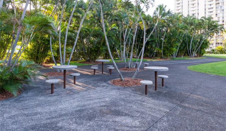 1519 Nuuanu Avenue,Honolulu,Hawaii,96817,1 Bedroom Bedrooms,1 BathroomBathrooms,Condo/Townhouse,Nuuanu,17,18151675