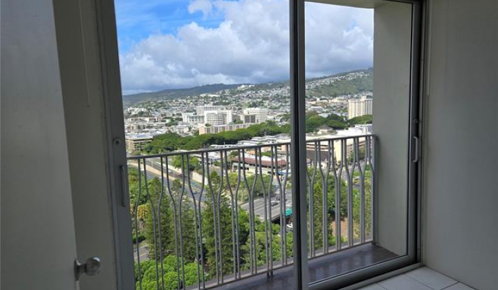 1519 Nuuanu Avenue,Honolulu,Hawaii,96817,1 Bedroom Bedrooms,1 BathroomBathrooms,Condo/Townhouse,Nuuanu,17,18151675