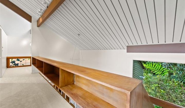 156 Forest Ridge Way,Honolulu,Hawaii,96822,4 ベッドルーム ベッドルーム,3 バスルームバスルーム,一戸建て,Forest Ridge,19327012