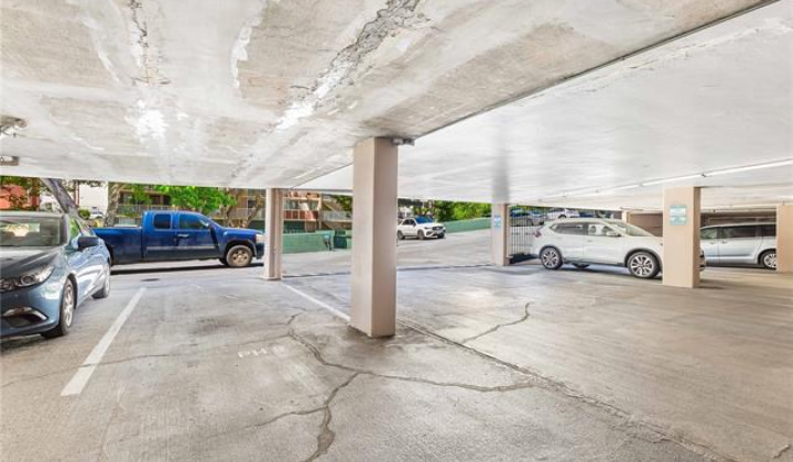 1720 Huna Street,Honolulu,Hawaii,96817,2 Bedrooms Bedrooms,1 BathroomBathrooms,Condo/Townhouse,Huna,7,19351838