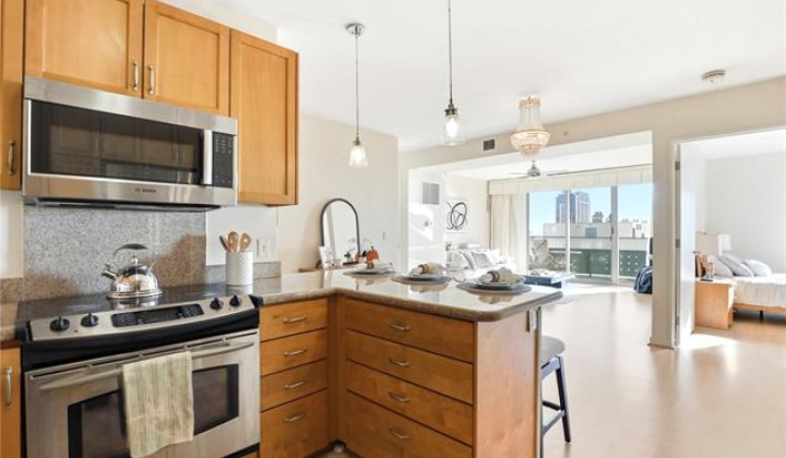 421 Olohana Street,Honolulu,Hawaii,96815,2 ベッドルーム ベッドルーム,2 バスルームバスルーム,コンド / タウンハウス,Olohana,21,19328178