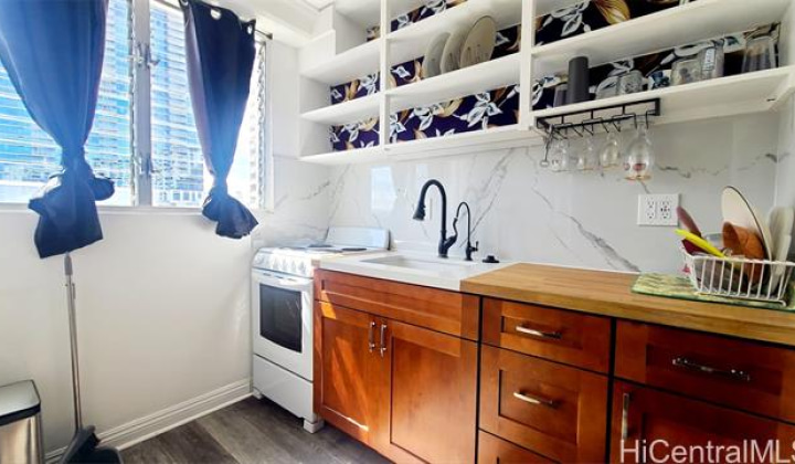 747 Amana Street,Honolulu,Hawaii,96814,1 BathroomBathrooms,Condo/Townhouse,Amana,7,18154298