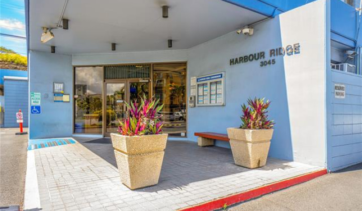 3045 Ala Napuaa Place,Honolulu,Hawaii,96818,1 Bedroom Bedrooms,1 BathroomBathrooms,Condo/Townhouse,Ala Napuaa,15,19329369