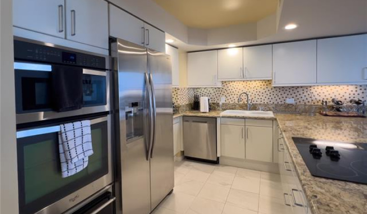 1860 Ala Moana Boulevard,Honolulu,Hawaii,96815,2 Bedrooms Bedrooms,2 BathroomsBathrooms,Condo/Townhouse,Ala Moana,20,18154913