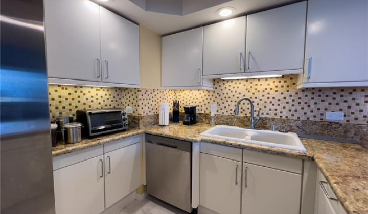 1860 Ala Moana Boulevard,Honolulu,Hawaii,96815,2 Bedrooms Bedrooms,2 BathroomsBathrooms,Condo/Townhouse,Ala Moana,20,18154913