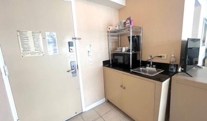 444 Kanekapolei Street,Honolulu,Hawaii,96815,1 BathroomBathrooms,Condo/Townhouse,Kanekapolei,6,18156043