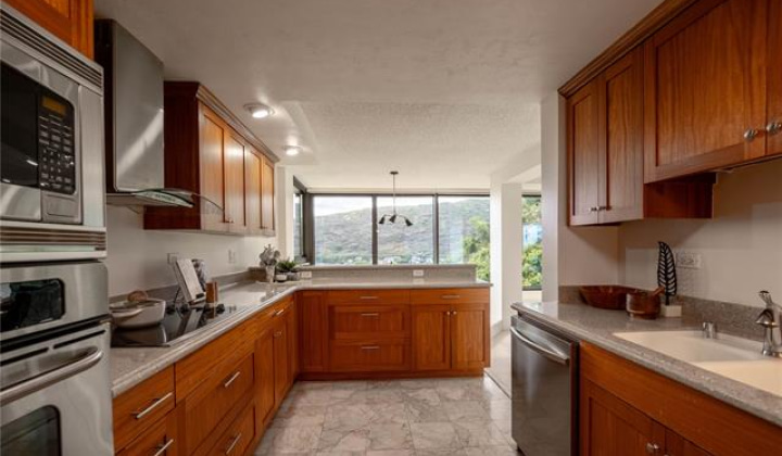 250 Kawaihae Street,Honolulu,Hawaii,96825,2 Bedrooms Bedrooms,2 BathroomsBathrooms,Condo/Townhouse,Kawaihae,14,18156221