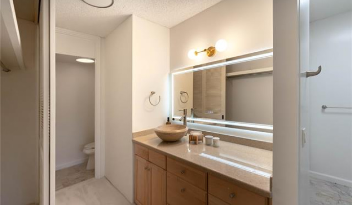 250 Kawaihae Street,Honolulu,Hawaii,96825,2 Bedrooms Bedrooms,2 BathroomsBathrooms,Condo/Townhouse,Kawaihae,14,18156221