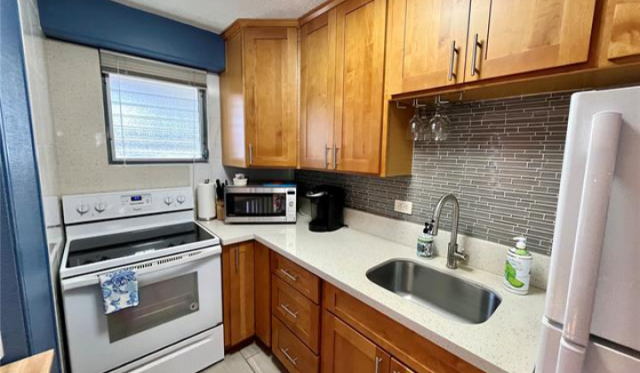 417 Nohonani Street,Honolulu,Hawaii,96815,1 Bedroom Bedrooms,1 BathroomBathrooms,Condo/Townhouse,Nohonani,4,18157422
