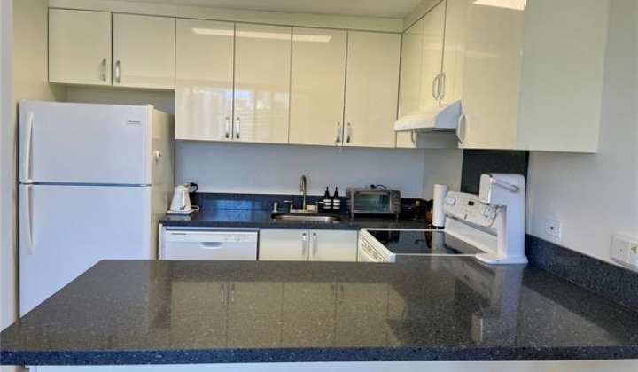 411 Hobron Lane,Honolulu,Hawaii,96815,1 Bedroom Bedrooms,1 BathroomBathrooms,Condo/Townhouse,Hobron,8,18158831