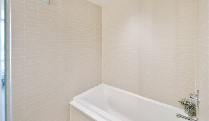 1001 Queen Street,Honolulu,Hawaii,96814,2 Bedrooms Bedrooms,2 BathroomsBathrooms,Condo/Townhouse,Queen,15,18159301