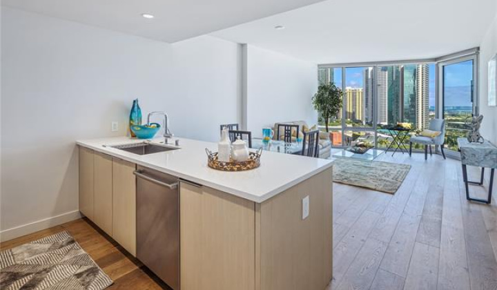 1001 Queen Street,Honolulu,Hawaii,96814,2 Bedrooms Bedrooms,2 BathroomsBathrooms,Condo/Townhouse,Queen,15,18159301