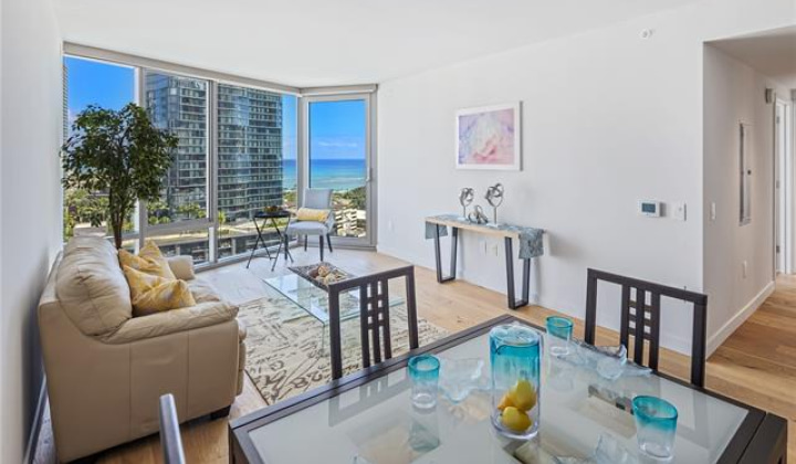 1001 Queen Street,Honolulu,Hawaii,96814,2 Bedrooms Bedrooms,2 BathroomsBathrooms,Condo/Townhouse,Queen,15,18159301