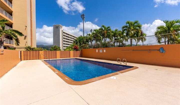 1121 Ala Napunani Street,Honolulu,Hawaii,96818,2 ベッドルーム ベッドルーム,1 バスルームバスルーム,コンド / タウンハウス,Ala Napunani,15,18621125