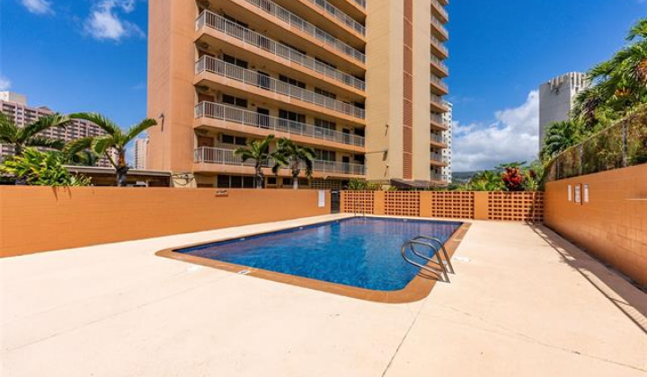 1121 Ala Napunani Street,Honolulu,Hawaii,96818,2 ベッドルーム ベッドルーム,1 バスルームバスルーム,コンド / タウンハウス,Ala Napunani,15,18621125