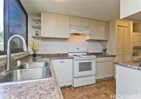 2724 Kahoaloha Lane,Honolulu,Hawaii,96826,2 ベッドルーム ベッドルーム,2 バスルームバスルーム,コンド / タウンハウス,Kahoaloha,8,18161392