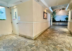 725 Piikoi Street,Honolulu,Hawaii,96814,1 Bedroom Bedrooms,1 BathroomBathrooms,Condo/Townhouse,Piikoi,6,17712568