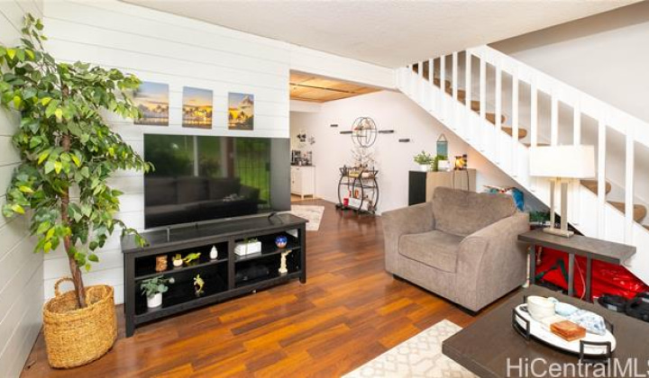 1090 Kumukumu Street,Honolulu,Hawaii,96825,2 Bedrooms Bedrooms,2 BathroomsBathrooms,Condo/Townhouse,Kumukumu,1,18162136