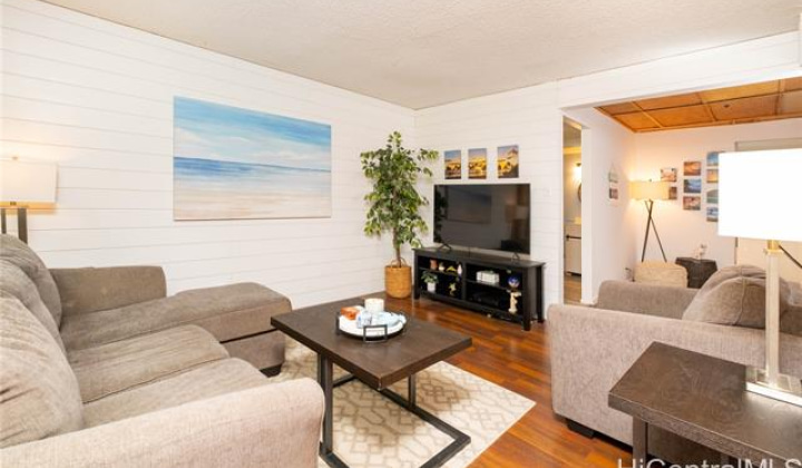 1090 Kumukumu Street,Honolulu,Hawaii,96825,2 Bedrooms Bedrooms,2 BathroomsBathrooms,Condo/Townhouse,Kumukumu,1,18162136