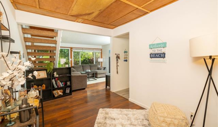 1090 Kumukumu Street,Honolulu,Hawaii,96825,2 Bedrooms Bedrooms,2 BathroomsBathrooms,Condo/Townhouse,Kumukumu,1,18162136