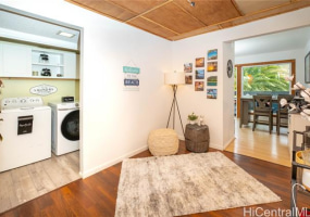 1090 Kumukumu Street,Honolulu,Hawaii,96825,2 Bedrooms Bedrooms,2 BathroomsBathrooms,Condo/Townhouse,Kumukumu,1,18162136