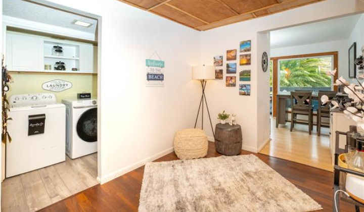 1090 Kumukumu Street,Honolulu,Hawaii,96825,2 Bedrooms Bedrooms,2 BathroomsBathrooms,Condo/Townhouse,Kumukumu,1,18162136