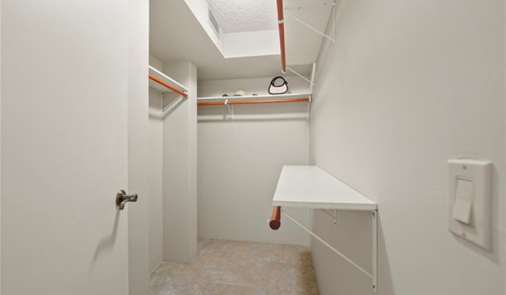 500 Lunalilo Home Road,Honolulu,Hawaii,96825,3 ベッドルーム ベッドルーム,3 バスルームバスルーム,コンド / タウンハウス,Lunalilo Home,6,19339531