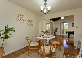 1381 Kaeleku Street,Honolulu,Hawaii,96825,5 ベッドルーム ベッドルーム,2 バスルームバスルーム,一戸建て,Kaeleku,18173718