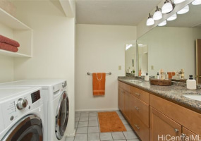 1381 Kaeleku Street,Honolulu,Hawaii,96825,5 ベッドルーム ベッドルーム,2 バスルームバスルーム,一戸建て,Kaeleku,18173718