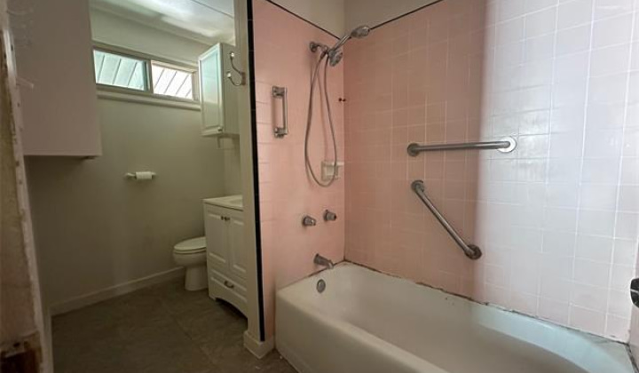 2343 Kuahea Street,Honolulu,Hawaii,96816,3 Bedrooms Bedrooms,1 BathroomBathrooms,Single family,Kuahea,18177174