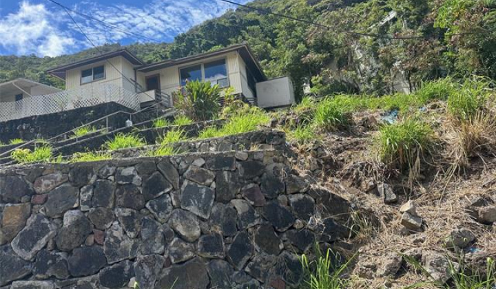 2343 Kuahea Street,Honolulu,Hawaii,96816,3 Bedrooms Bedrooms,1 BathroomBathrooms,Single family,Kuahea,18177174