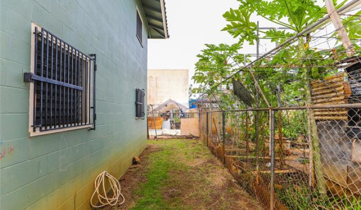 760 Kopke Street,Honolulu,Hawaii,96819,6 Bedrooms Bedrooms,2 BathroomsBathrooms,Single family,Kopke,19341275