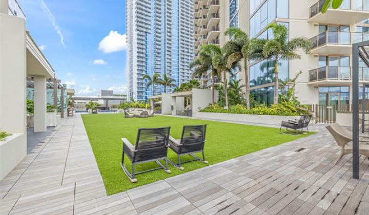 1388 Kapiolani Boulevard,Honolulu,Hawaii,96814,3 Bedrooms Bedrooms,3 BathroomsBathrooms,Condo/Townhouse,Kapiolani,12,18626931