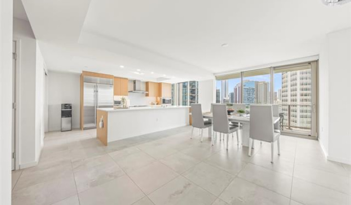 1388 Kapiolani Boulevard,Honolulu,Hawaii,96814,3 Bedrooms Bedrooms,3 BathroomsBathrooms,Condo/Townhouse,Kapiolani,12,18626931